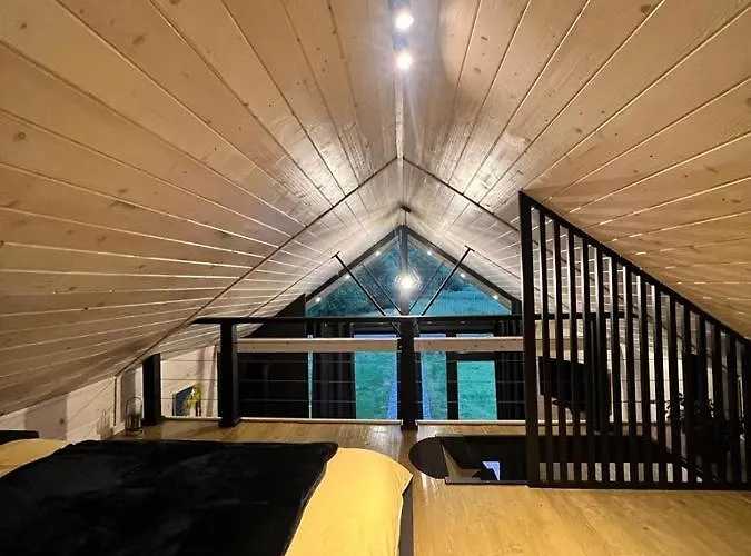 Mini Valley House 1